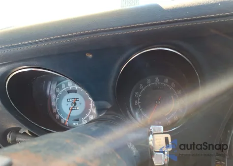 1974 Chevrolet Corvette z USA, uszkodzony, nr VIN 1Z37J4S433053